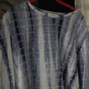 Blue and White Long Sleeve T-shirt Size 5X